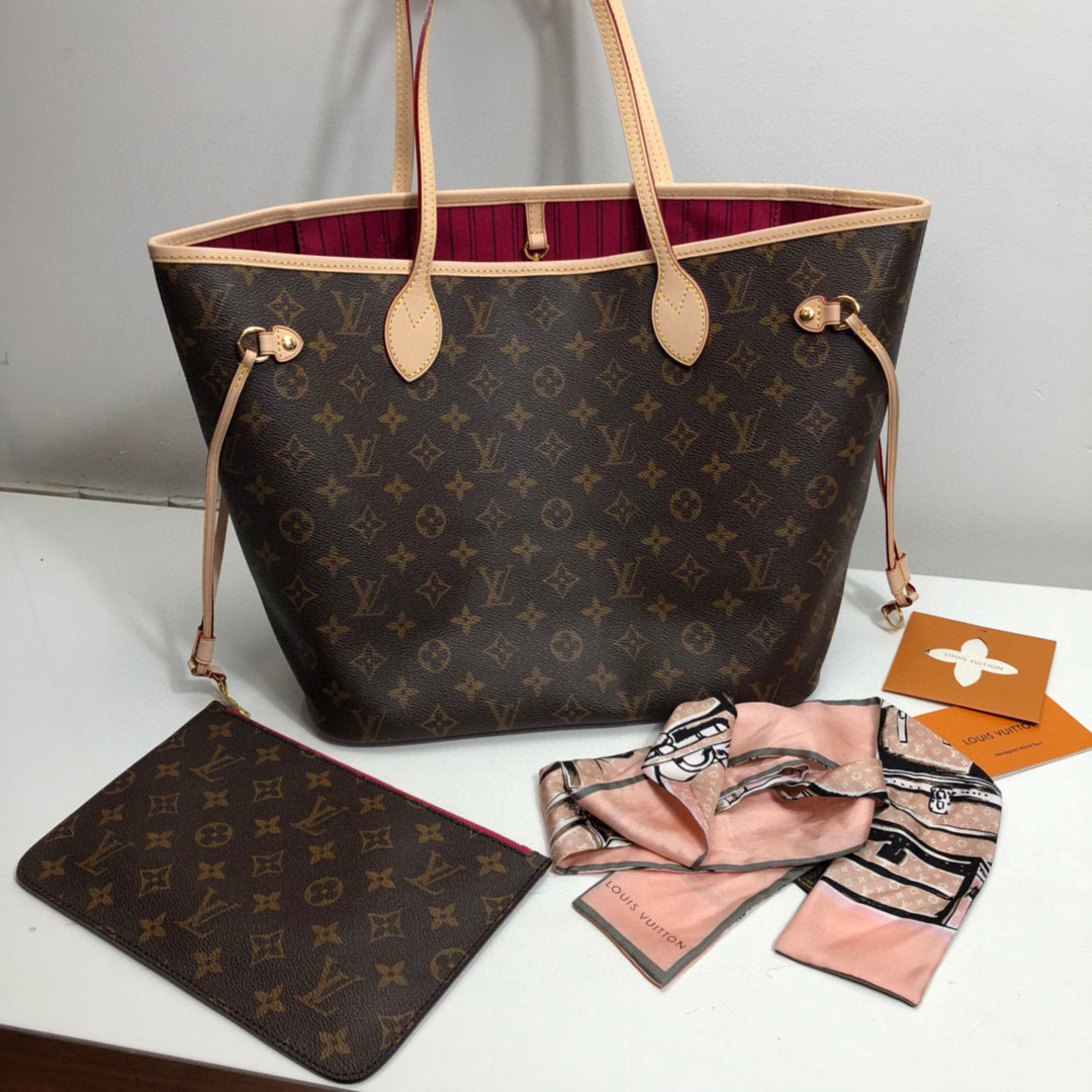 Louis Vuitton Neverfull MM Monogram Canvas Tote Bag - Image 10