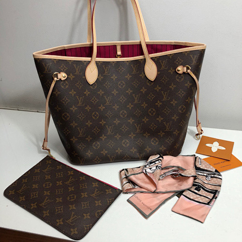 Louis Vuitton Neverfull MM Monogram Canvas Tote Bag